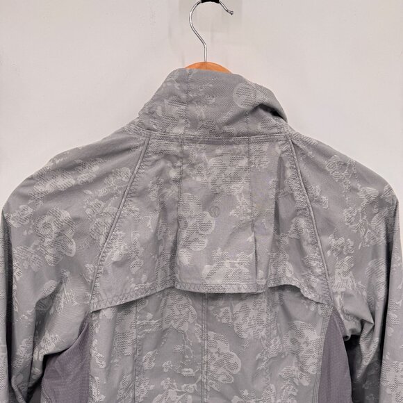 Lululemon Full Zip Lightweight Travel to Track Jacket Womens 4 XS Purple Gray - Picture 8 of 13